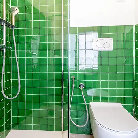 Mistral Apartment *